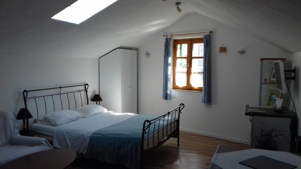 Apartments Mime - Small House Водице Екстериор снимка