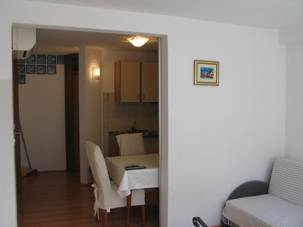 Apartments Mime - Small House Водице Екстериор снимка