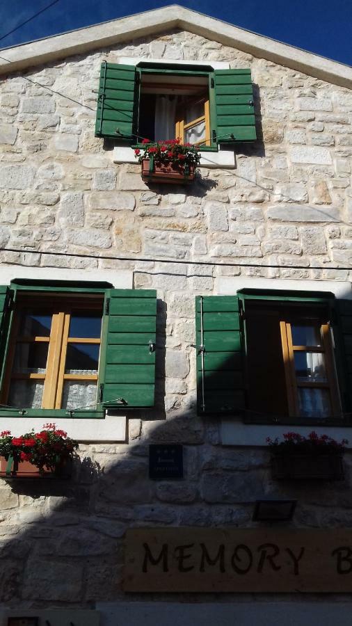 Apartments Mime - Small House Водице Екстериор снимка